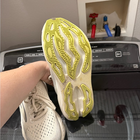 Brooks White Athletic Shoes - Picture 4 of 5